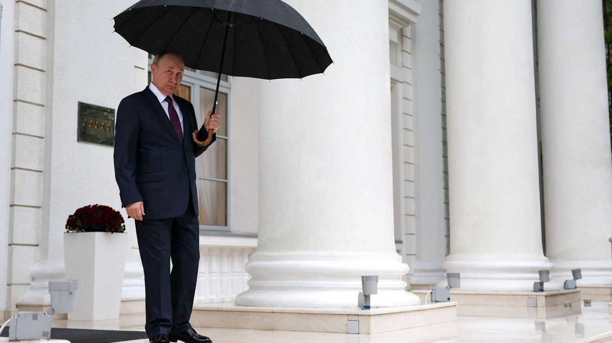 Putin čelí po stažení z Chersonu tlaku bojechtivých jestřábů